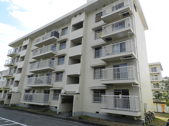 県営新高山住宅